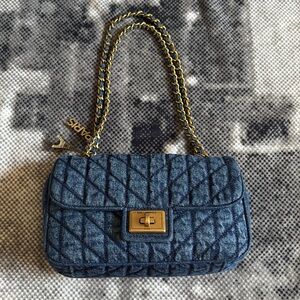 KARL LAGERFELD PARIS Agyness Quilted Denim Shoulder Bag NWOT ✨